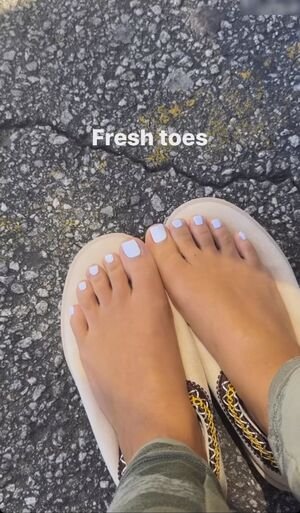 Destiny Mac’s Totally Awesome Feet And Toes